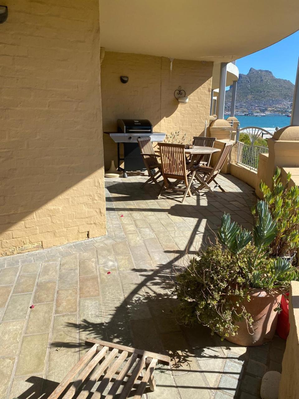 On The Beach Hout Bay Exterior photo